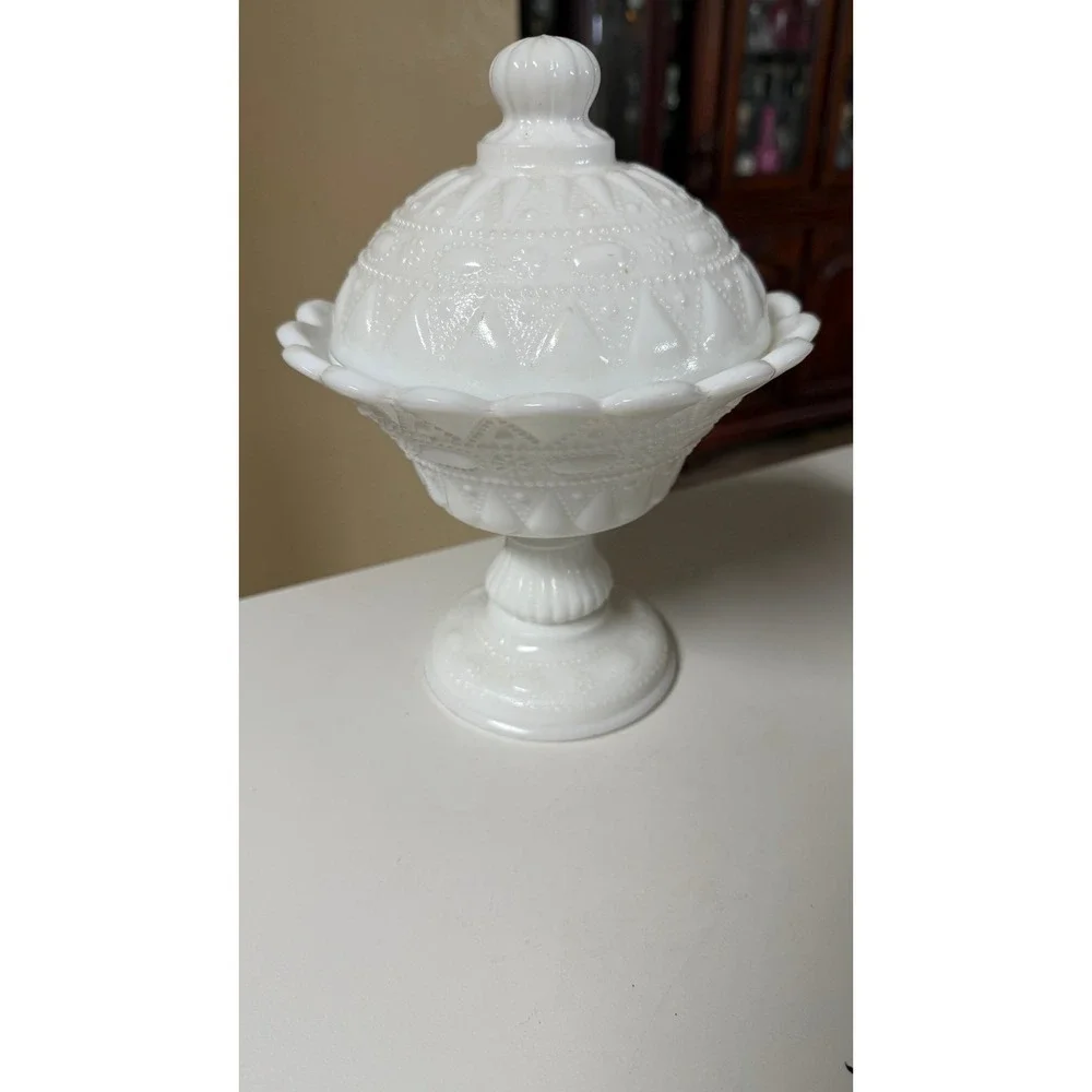 Vtg Kempel white milk glass lidded pedestal covered candy‎ compote